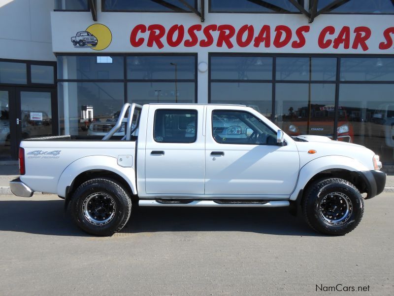 Nissan Np300 2.5 Tdi D/c 4x4 in Namibia