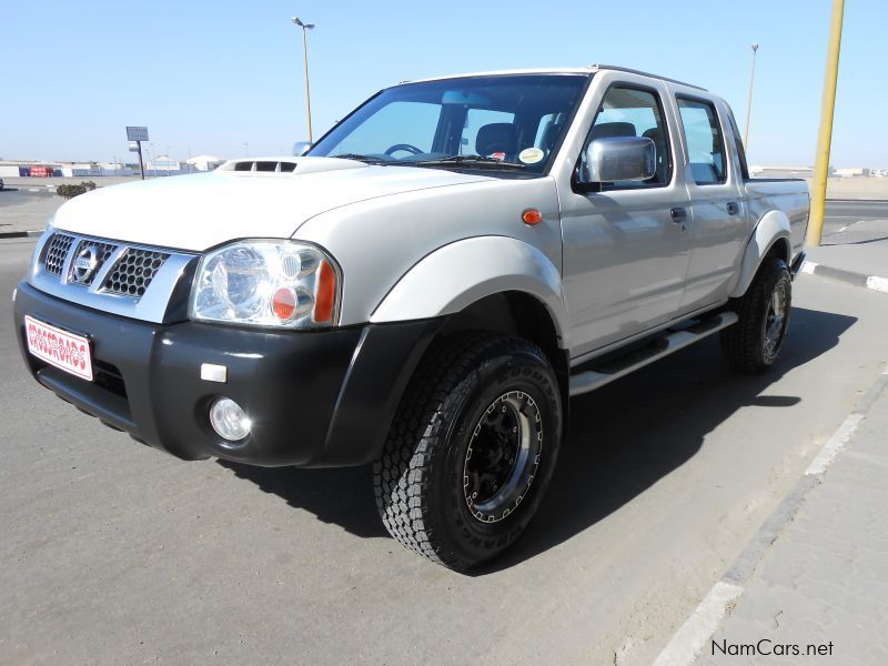 Nissan Np300 2.5 Tdi D/c 4x4 in Namibia