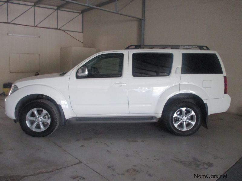 Nissan Pathfinder 2.5 dci SE A/T in Namibia
