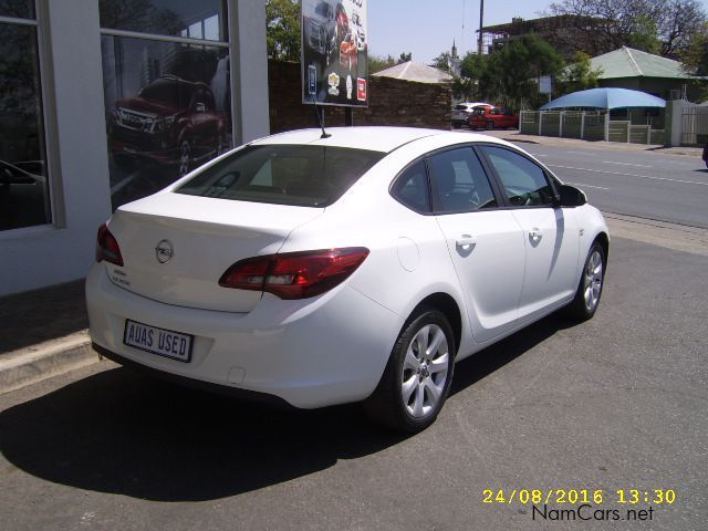 Opel ASTRA 1.6 ESSENTIA in Namibia