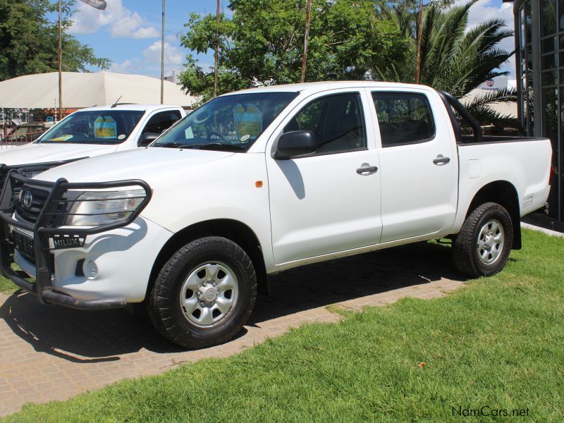 Toyota HILUX 2.5D4D D/C 4X4 SRX in Namibia