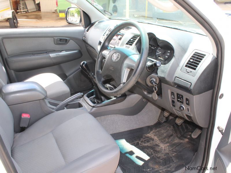 Toyota HILUX 2.5D4D D/C 4X4 SRX in Namibia