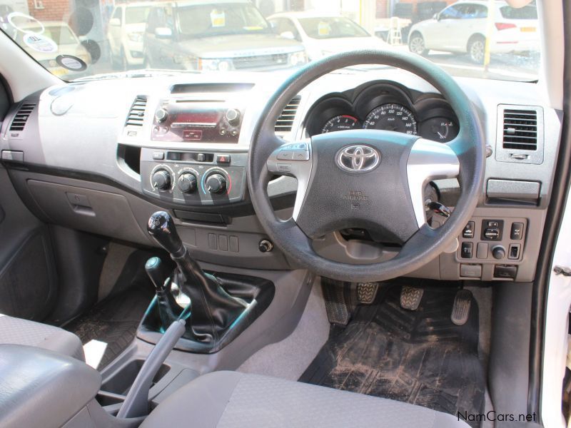 Toyota HILUX 2.5D4D D/C 4X4 SRX in Namibia
