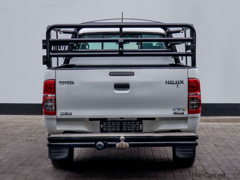 Toyota Hilux 2.5 D4D D/C SRX 4x4 in Namibia