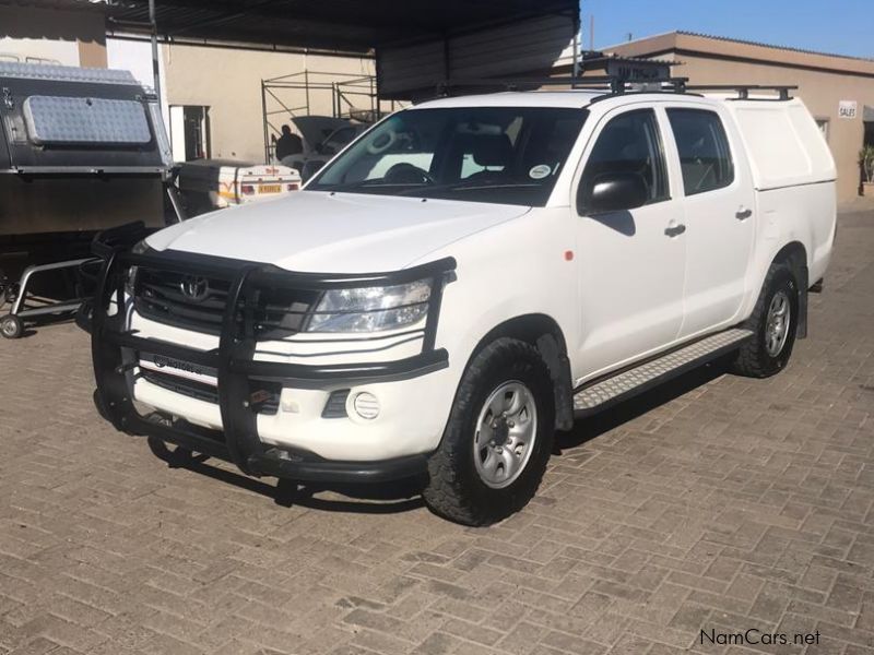 Toyota Hilux 2.5 D4D SRX 4x4 D/C manual in Namibia