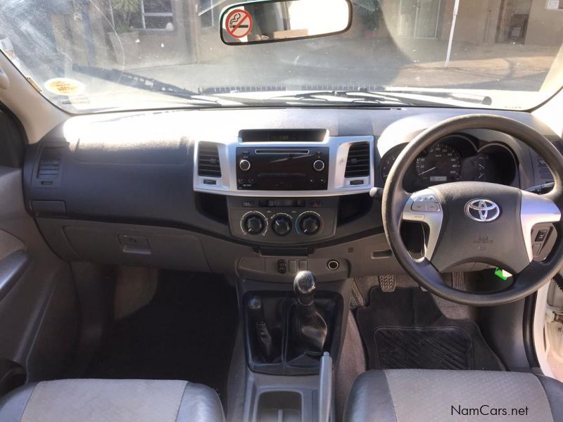 Toyota Hilux 2.5 D4D SRX 4x4 D/C manual in Namibia