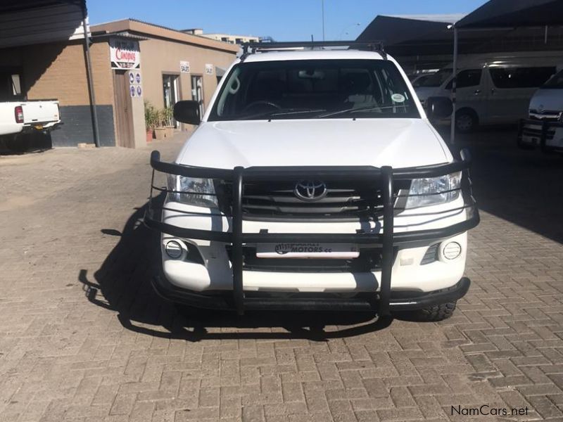 Toyota Hilux 2.5 D4D SRX 4x4 D/C manual in Namibia