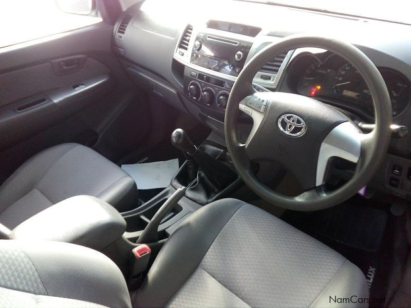 Toyota Hilux 2.5 D4D SRX 4x4 DC in Namibia