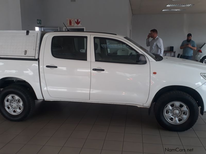 Toyota Hilux 2.5 D4D SRX D/C 4x4 in Namibia