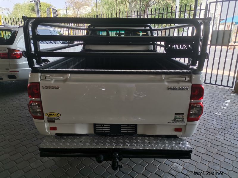 Toyota Hilux 2.5 D4D SRX S/C 4x4 in Namibia