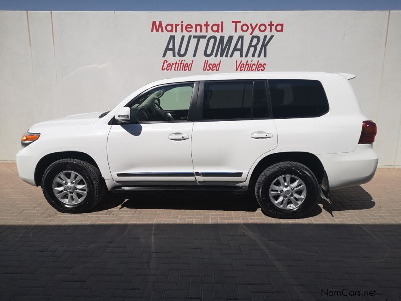 Toyota LAND CRUISER 200 SERIES in Namibia