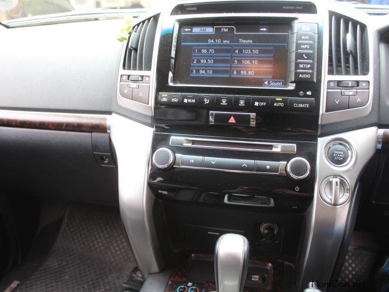 Toyota LANDCRUISER 200 SERIES VX A/T in Namibia