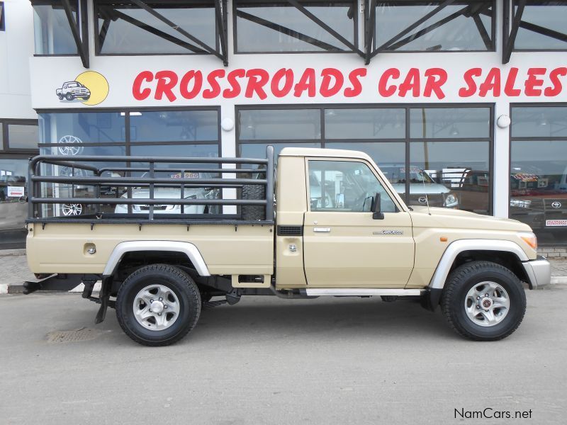 Toyota LANDCRUISER 4.0 V6 S/C 4X4 in Namibia