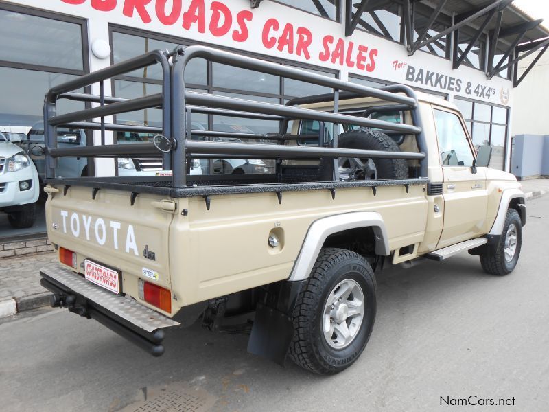 Toyota LANDCRUISER 4.0 V6 S/C 4X4 in Namibia