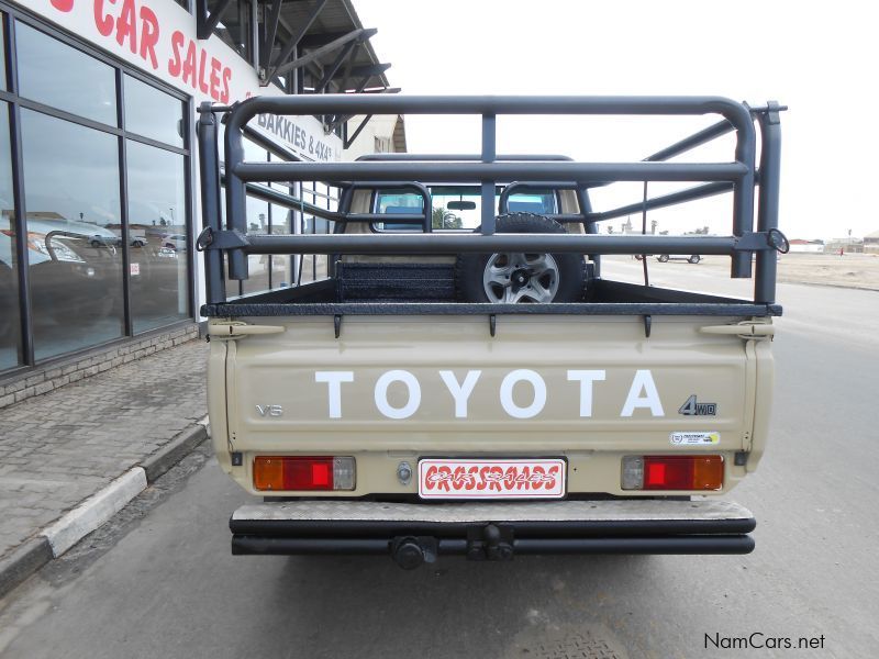 Toyota LANDCRUISER 4.0 V6 S/C 4X4 in Namibia