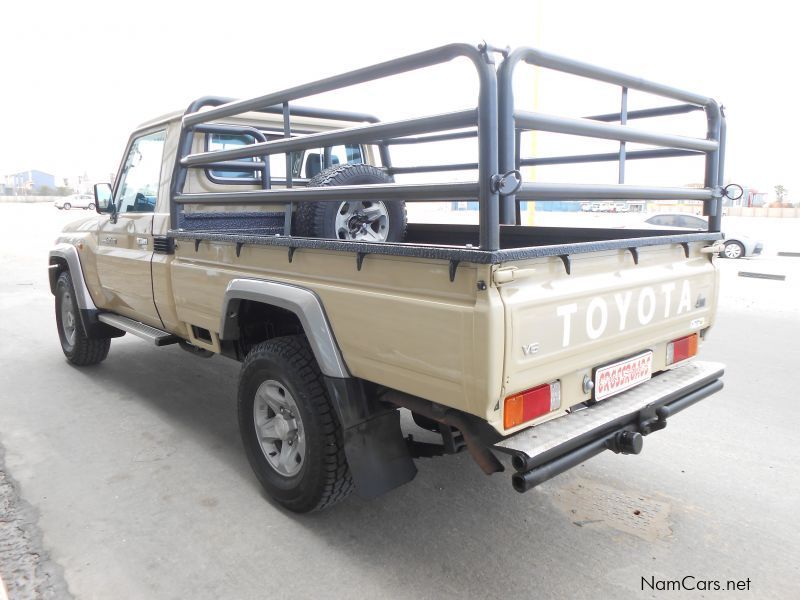 Toyota LANDCRUISER 4.0 V6 S/C 4X4 in Namibia