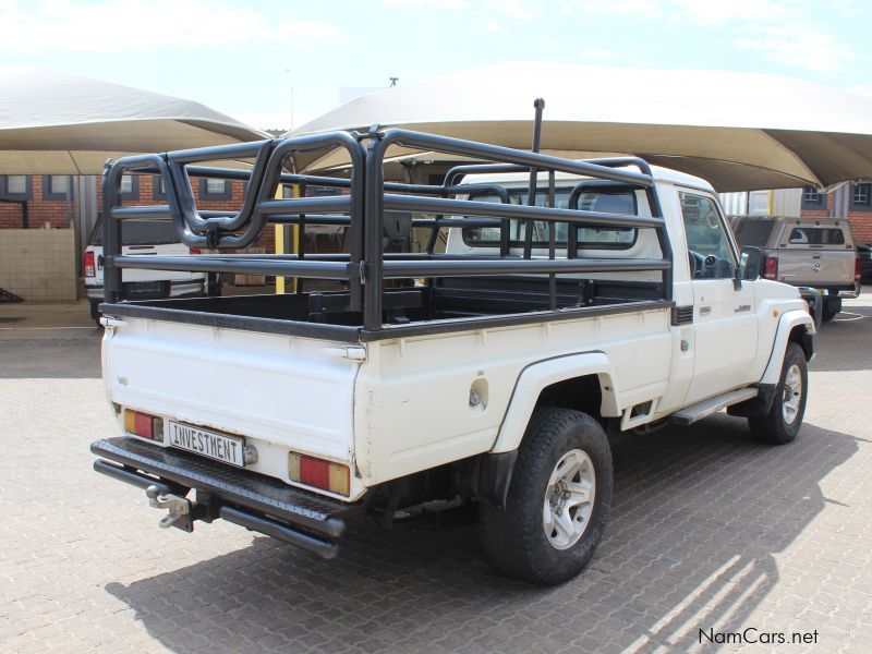 Toyota LANDCRUISER 4.0 V6 S/C 4X4 in Namibia