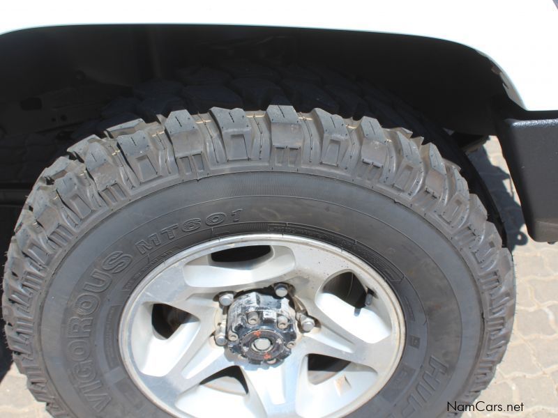 Toyota LANDCRUISER 4.0 V6 S/C 4X4 in Namibia