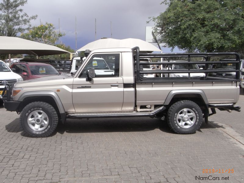 Toyota LANDCRUISER 4.5 V8 DIESEL TURBO DIESEL S/C 4X4 in Namibia