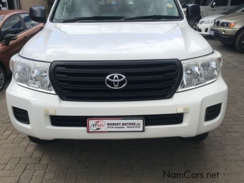 Toyota Land Cruiser 200 V8 GX Manual in Namibia