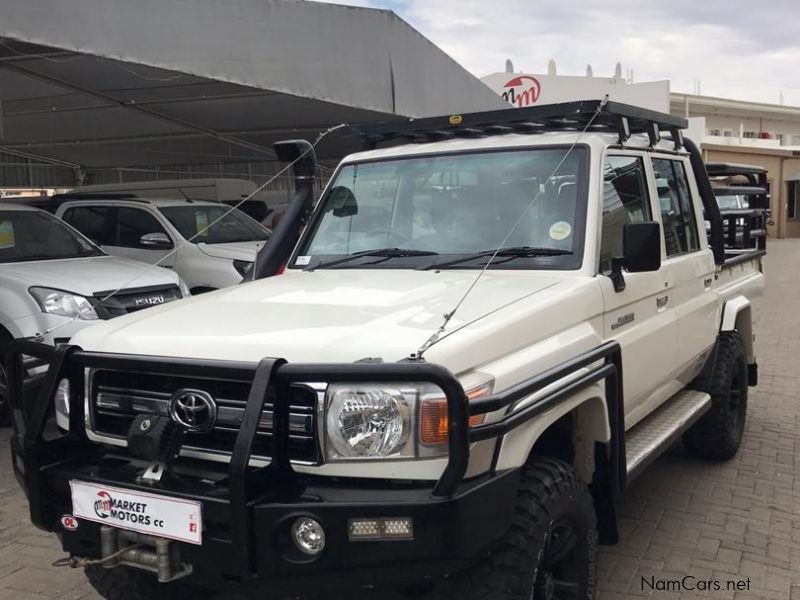 Toyota Land Cruiser 4.0 V6 D/C P/U in Namibia