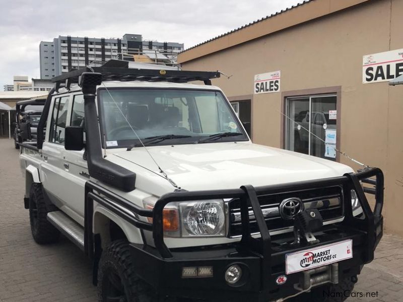 Toyota Land Cruiser 4.0 V6 D/C P/U in Namibia