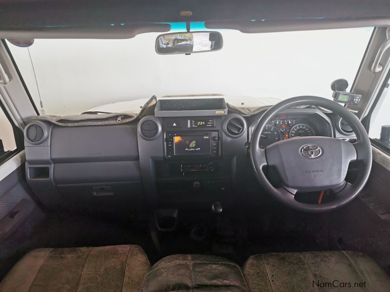 Toyota Land Cruiser 4.5 LX V8 in Namibia