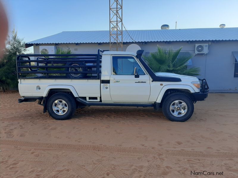 Toyota Land Cruiser S/C V8 in Namibia