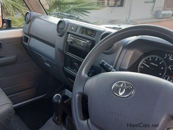 Toyota Land Cruiser S/C V8 in Namibia