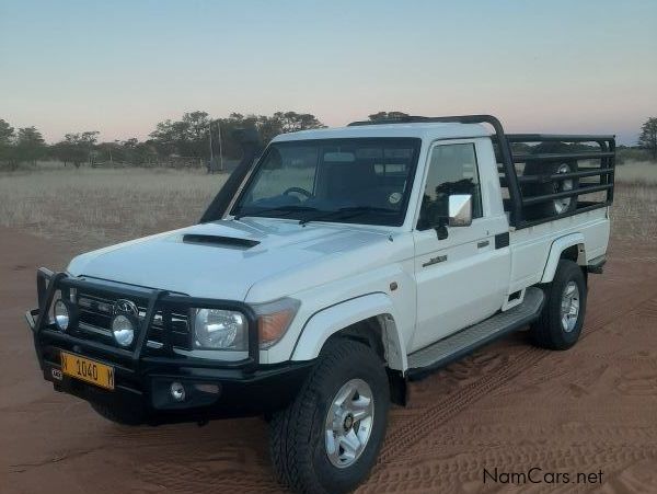 Toyota Land Cruiser S/C V8 in Namibia