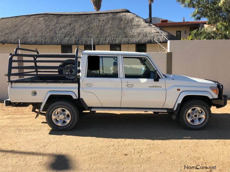 Toyota LandCruiser 79 4.0p PU DC in Namibia