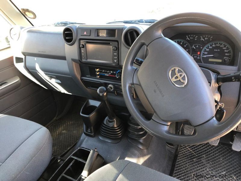 Toyota LandCruiser 79 4.0p PU DC in Namibia