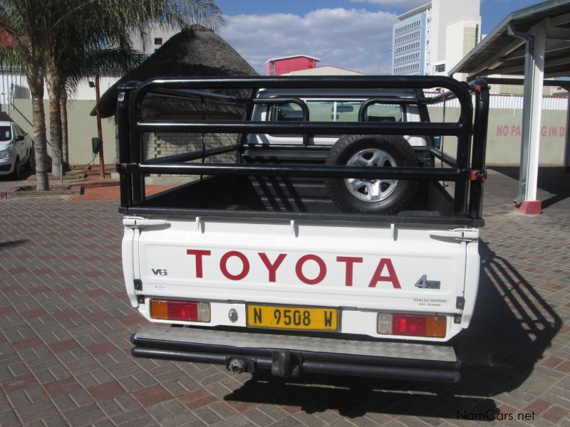Toyota LandCruiser V6 in Namibia