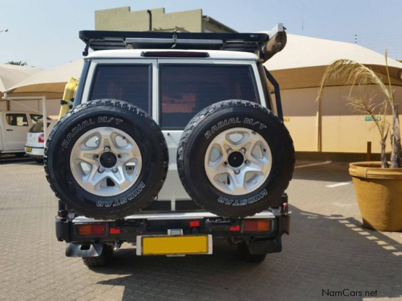 Toyota Landcruiser 4x4 4.2d 76 series S/W in Namibia