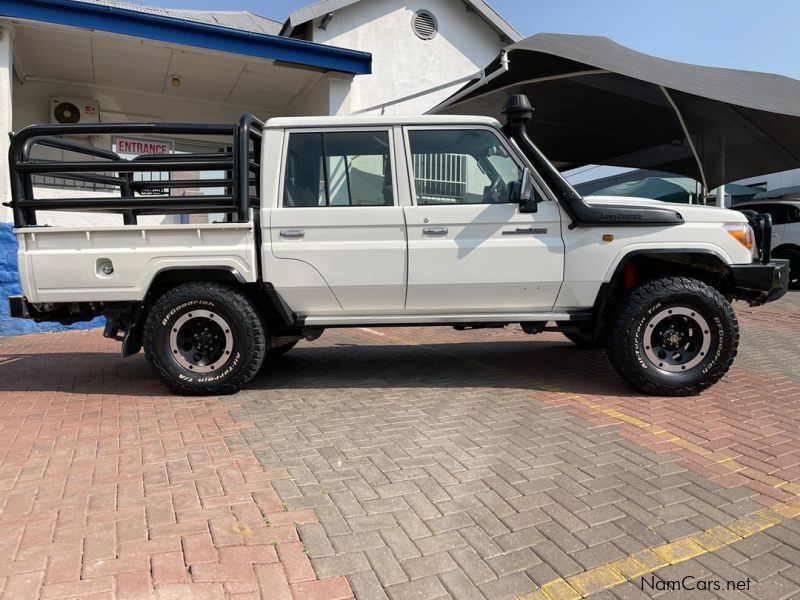 Toyota Landcruiser 79 4.5D V8 LX P/U D/C in Namibia