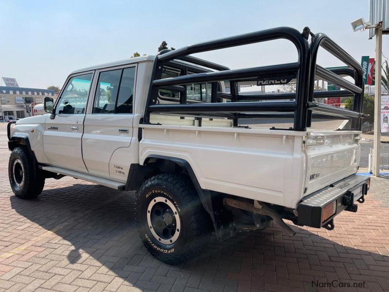 Toyota Landcruiser 79 4.5D V8 LX P/U D/C in Namibia