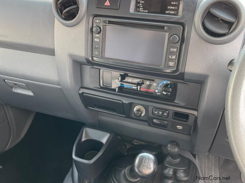 Toyota Landcruiser 79 4.5D V8 LX P/U D/C in Namibia