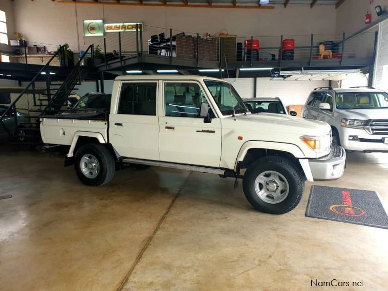 Toyota Landcruiser D/C 4.0 V6 in Namibia