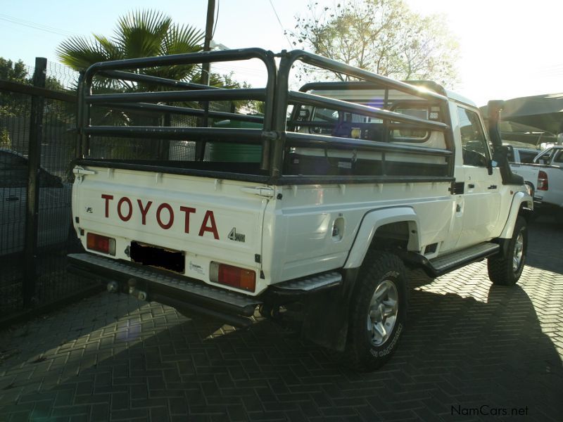 Toyota Landcruiser S Cab 4.0 V6 4x4 manual in Namibia