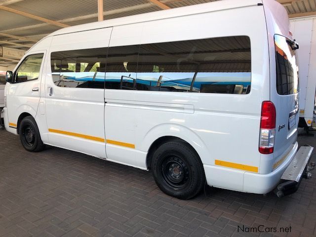 Toyota Quantum 2.7 14 seater in Namibia