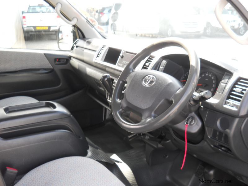 Toyota Quantum 2.7 GL 14-seater in Namibia