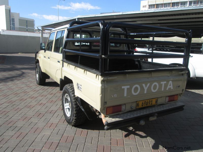 Toyota landCruiser V6 in Namibia