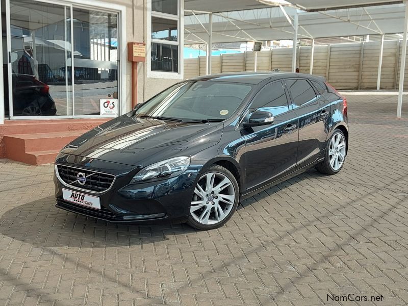 Volvo V40 D2 Excel in Namibia