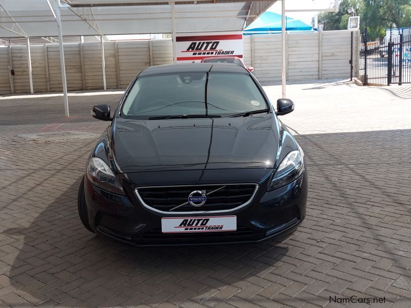 Volvo V40 D2 Excel in Namibia