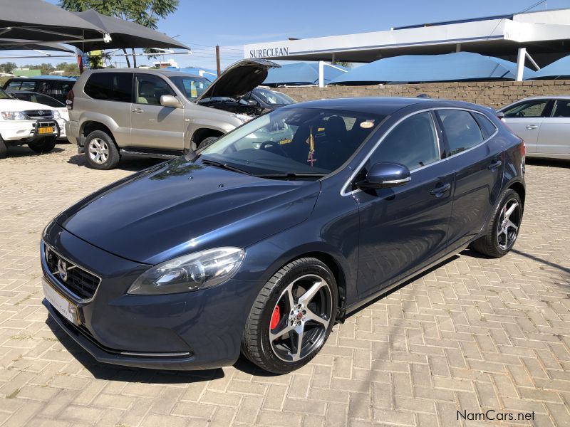 Volvo V40 T4 Excel Powershift in Namibia