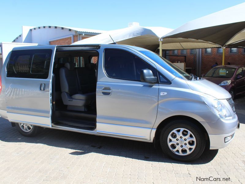 Hyundai H1 2.5 TDI auto 2x4 in Namibia