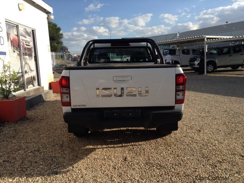 Isuzu KB 240 D/CAB 4x4 LE Petrol in Namibia