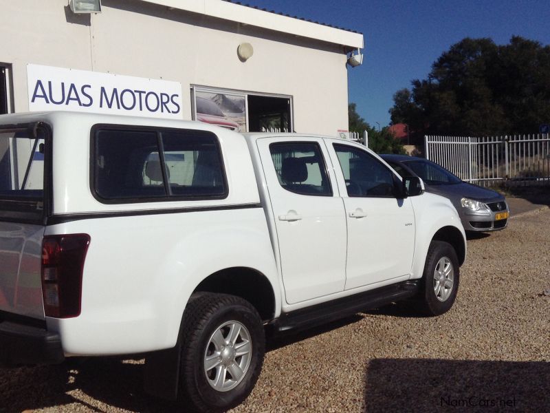 Isuzu KB 240 D/CAB 4x4 LE Petrol in Namibia