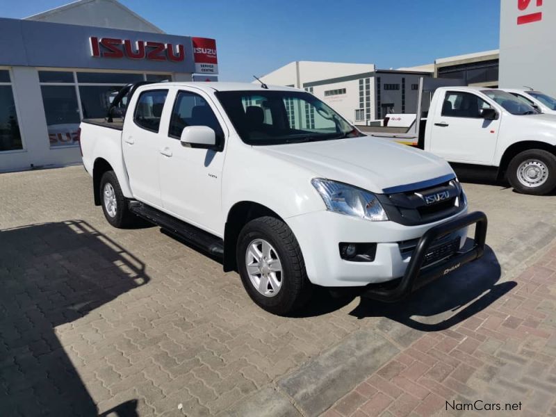 Isuzu KB 240 LE 4x4 D/C in Namibia