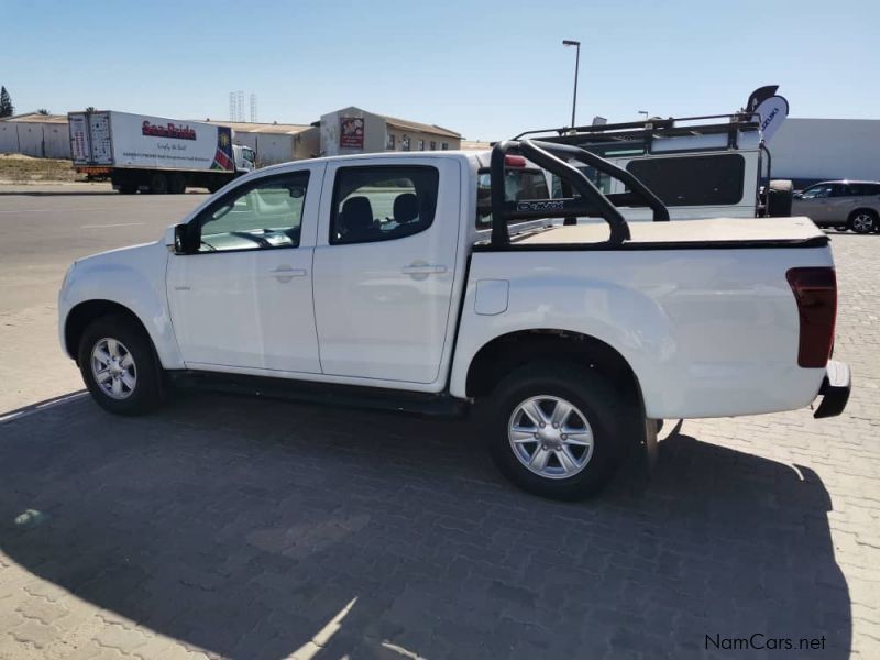 Isuzu KB 240 LE 4x4 D/C in Namibia